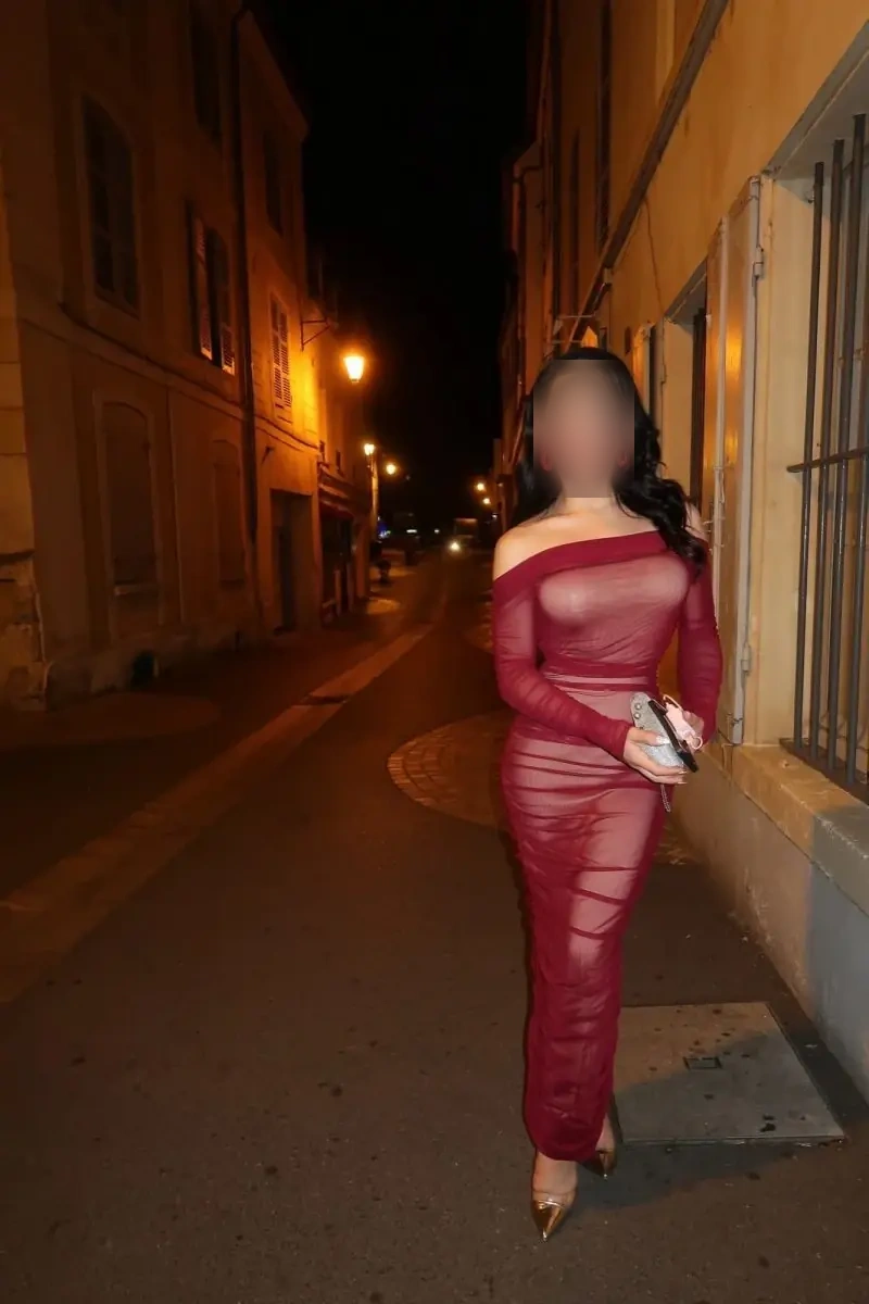 Curieuse d'expériences coquines