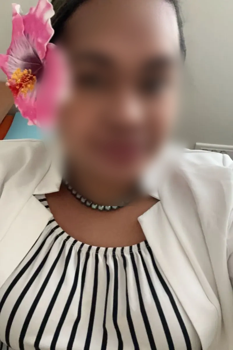 Souriante et disponible à Saint-Mars-d'Outillé